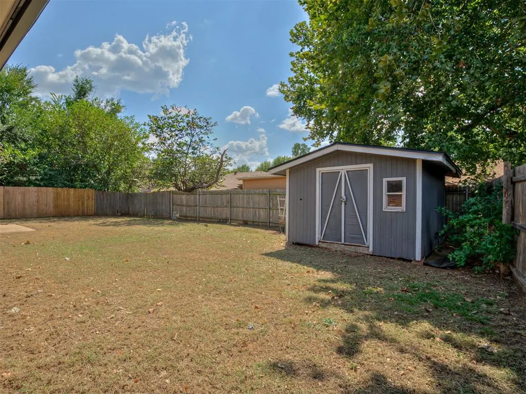 Photo 22 — 420 Brighton Drive, Edmond, OK 73003