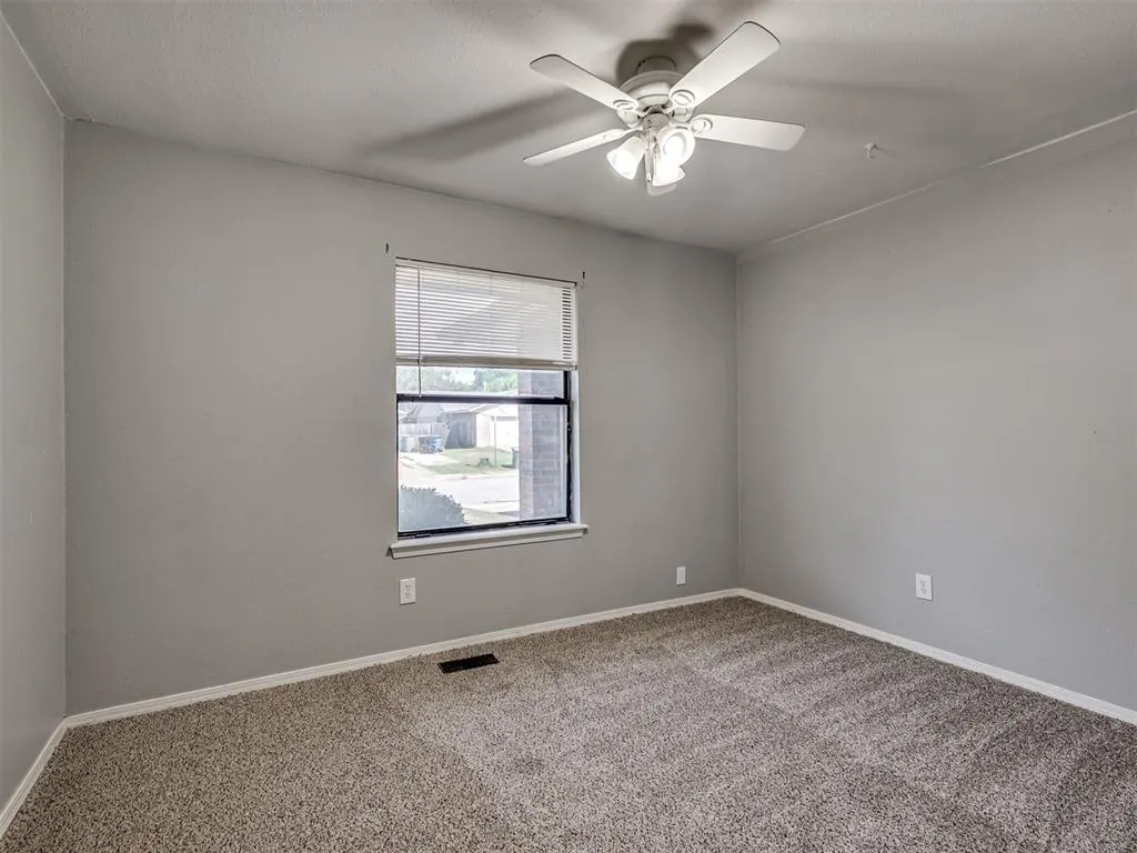 Photo 16 — 420 Brighton Drive, Edmond, OK 73003