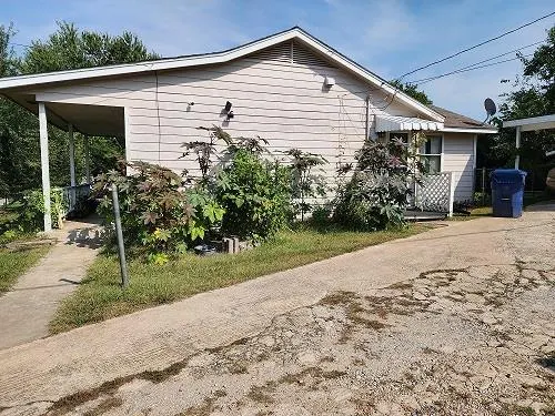 Photo 5 — 212 E Beech Street, Tecumseh, OK 74873