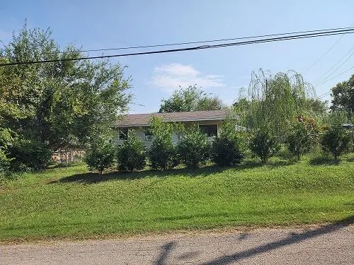 Photo 9 — 212 E Beech Street, Tecumseh, OK 74873