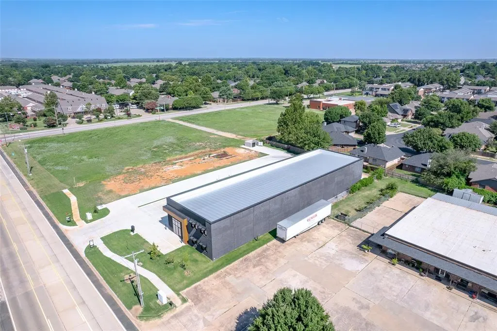 Photo 16 — 4701 W Main Street 105, Norman, OK 73072