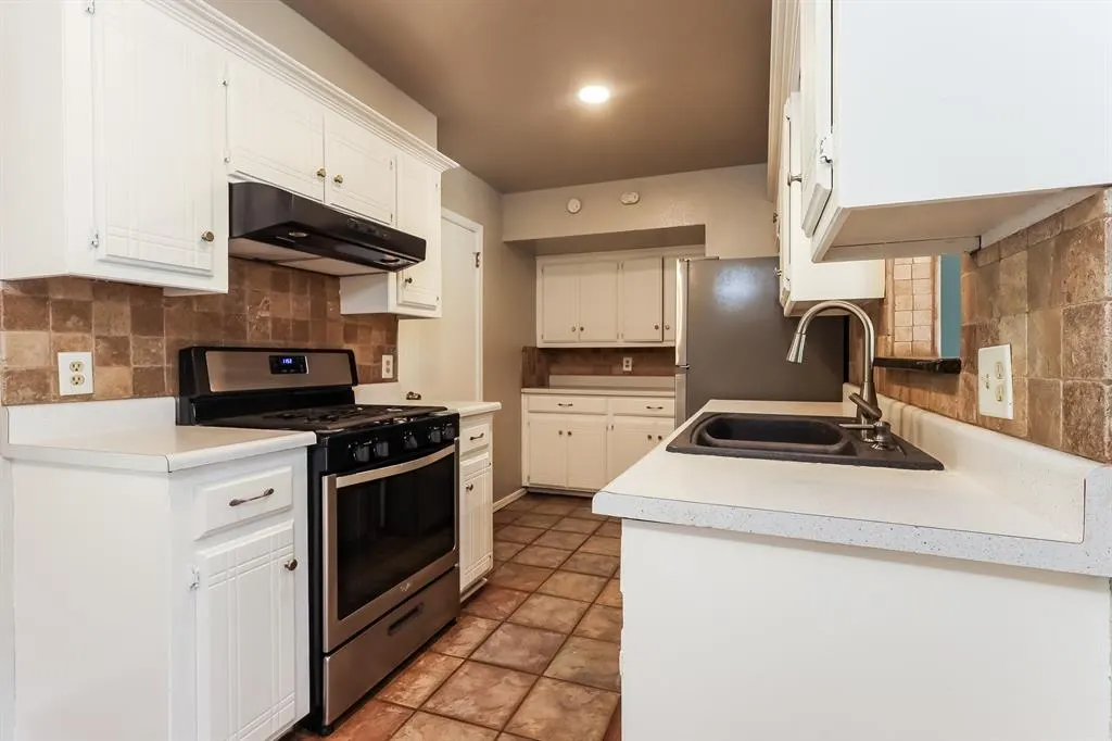 Photo 5 — 1901 Gray Fox Drive, Edmond, OK 73003