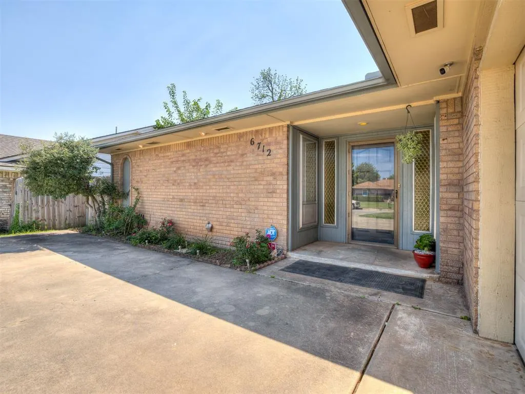 Photo 3 — 6712 NW 61st Street, Warr Acres, OK 73122