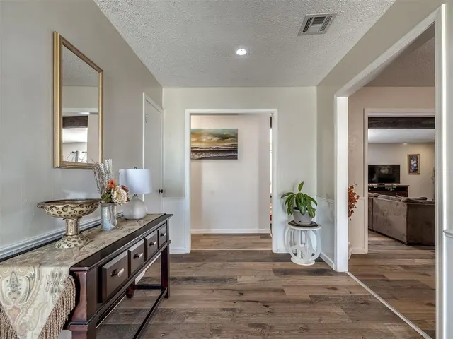 Photo 5 — 6712 NW 61st Street, Warr Acres, OK 73122