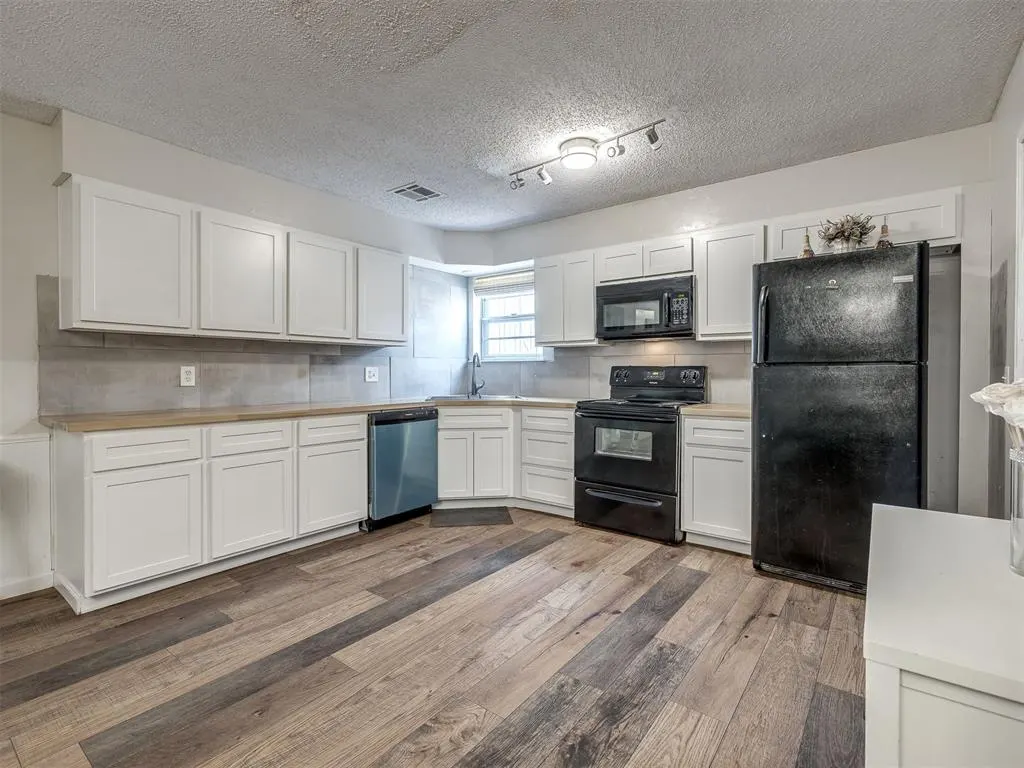 Photo 13 — 6712 NW 61st Street, Warr Acres, OK 73122