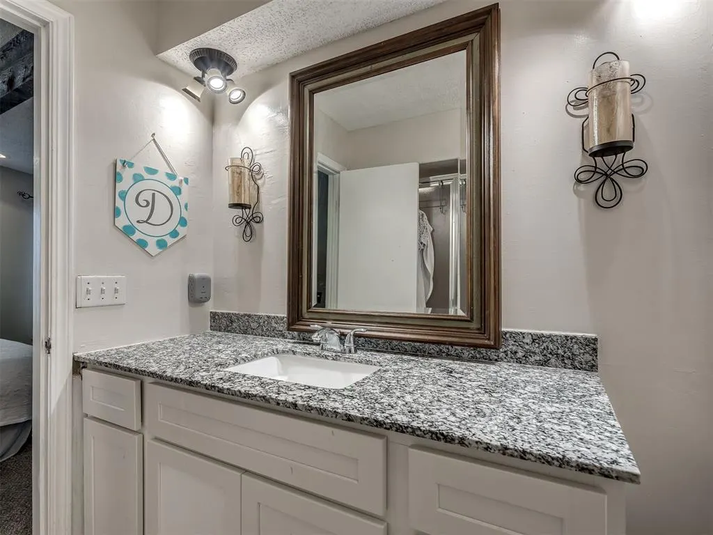 Photo 17 — 6712 NW 61st Street, Warr Acres, OK 73122