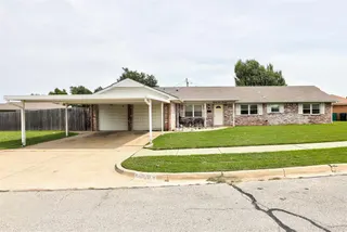 Sold home at 8620 S Hillcrest Drive