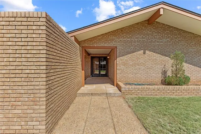 Photo 4 — 1535 Mockingbird Lane, Weatherford, OK 73096