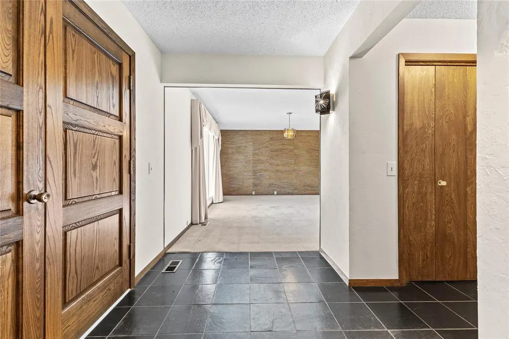 Photo 8 — 1535 Mockingbird Lane, Weatherford, OK 73096