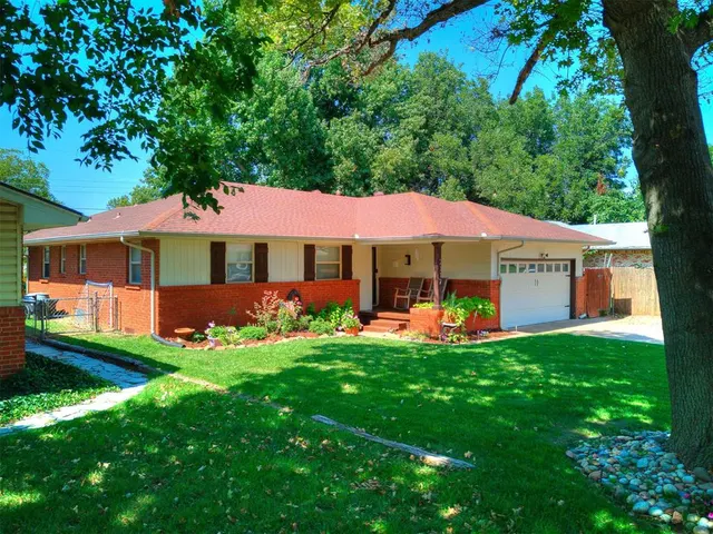 Photo 2 — 2117 N Keeton Avenue, Bethany, OK 73008