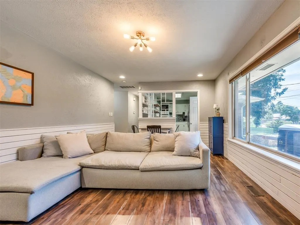 Photo 5 — 2117 N Keeton Avenue, Bethany, OK 73008