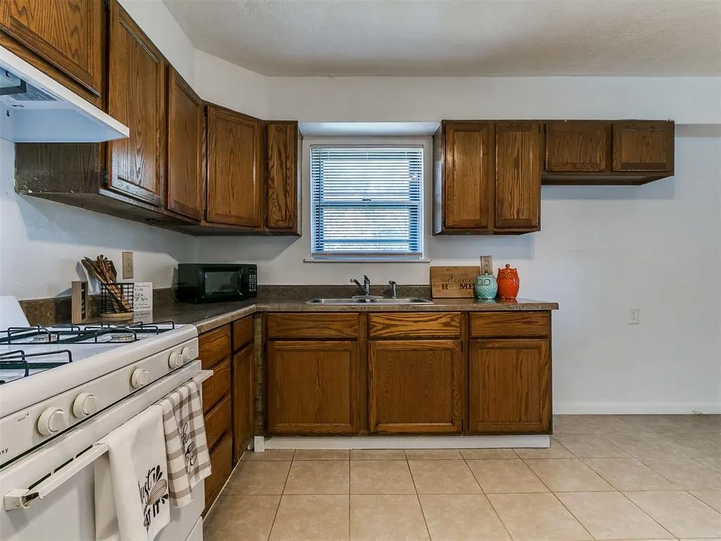 Photo 9 — 416 S 3rd Street, Noble, OK 73068
