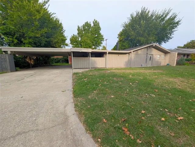 Photo 2 — 4407 N Central Road, Bethany, OK 73008