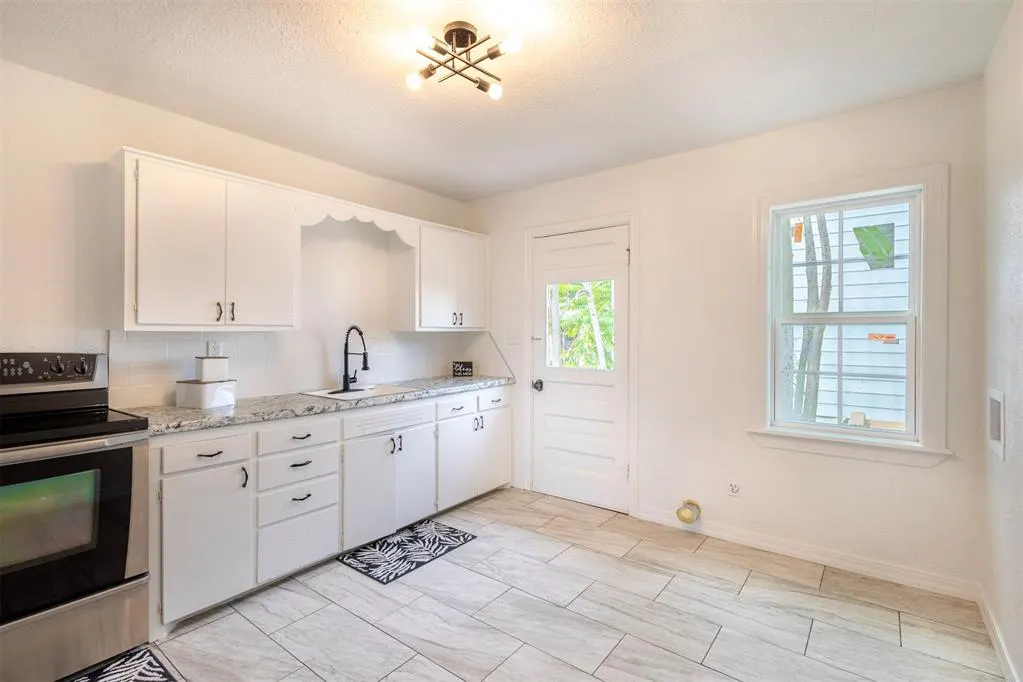 Photo 9 — 503 S Washington Avenue, Elk City, OK 73644