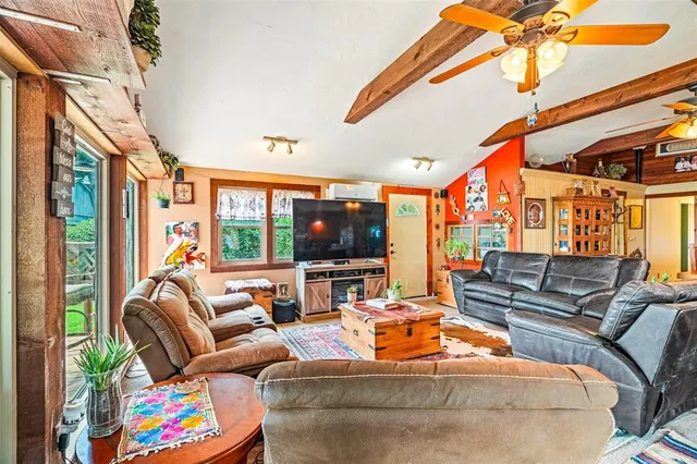 Photo 8 — 10955 Carriage Street, Hinton, OK 73047