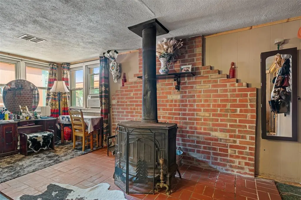 Photo 14 — 10955 Carriage Street, Hinton, OK 73047