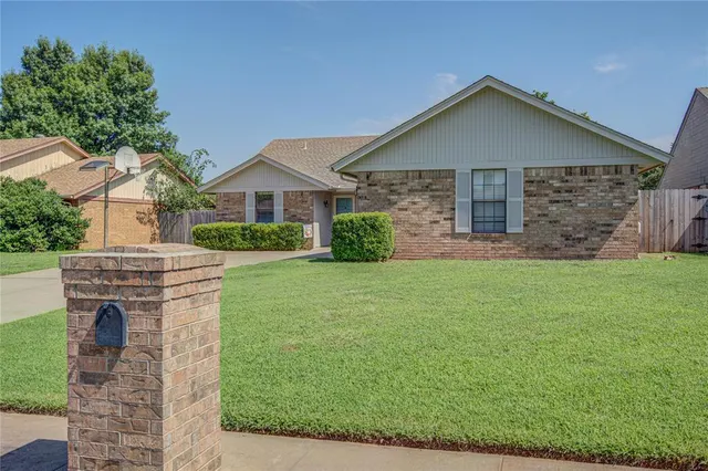 Front exterior — 2109 Shamrock Drive, Edmond, OK 73003