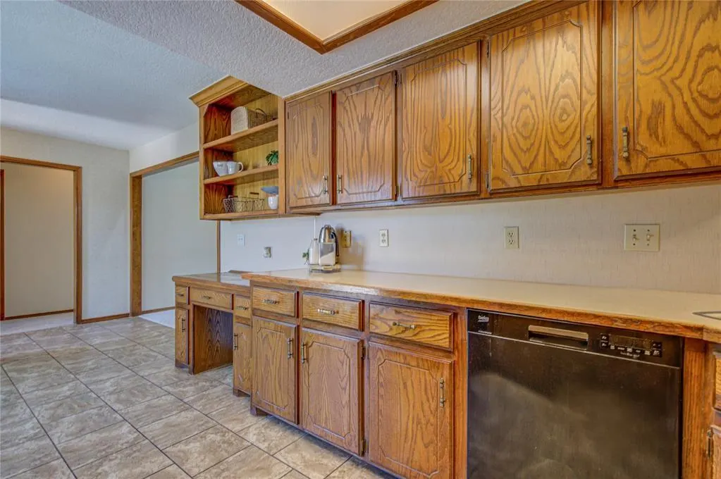 Photo 14 — 2109 Shamrock Drive, Edmond, OK 73003
