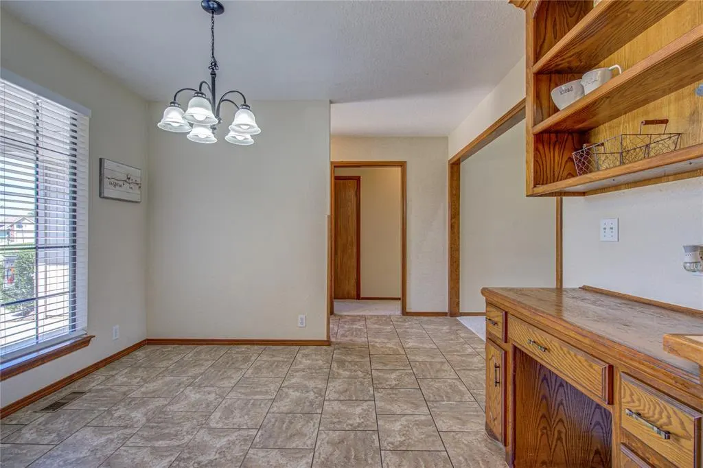 Photo 18 — 2109 Shamrock Drive, Edmond, OK 73003
