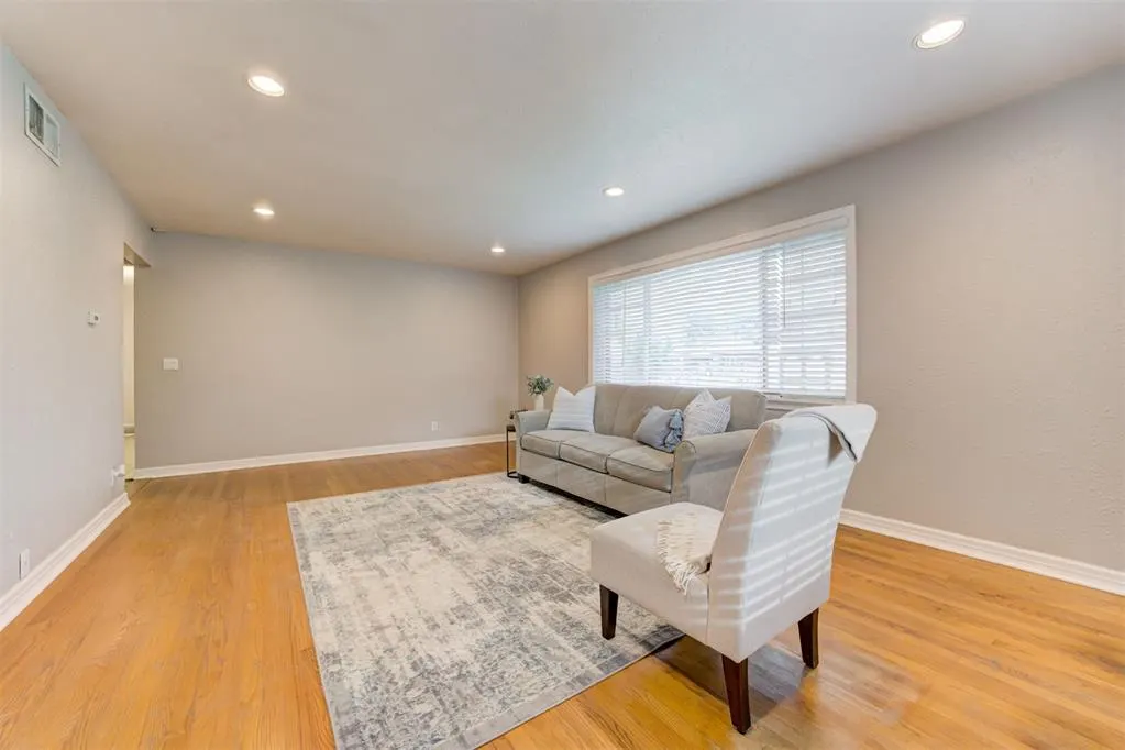 Photo 8 — 4621 NW 11th Street, Oklahoma City, OK 73127