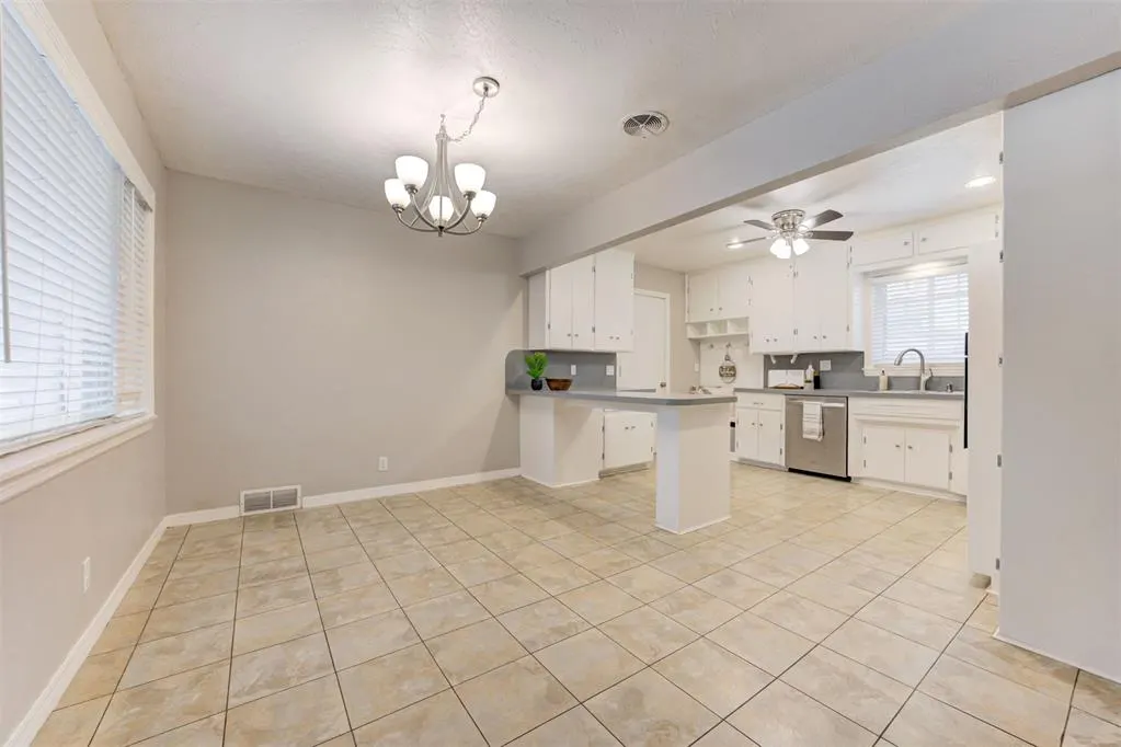 Photo 11 — 4621 NW 11th Street, Oklahoma City, OK 73127