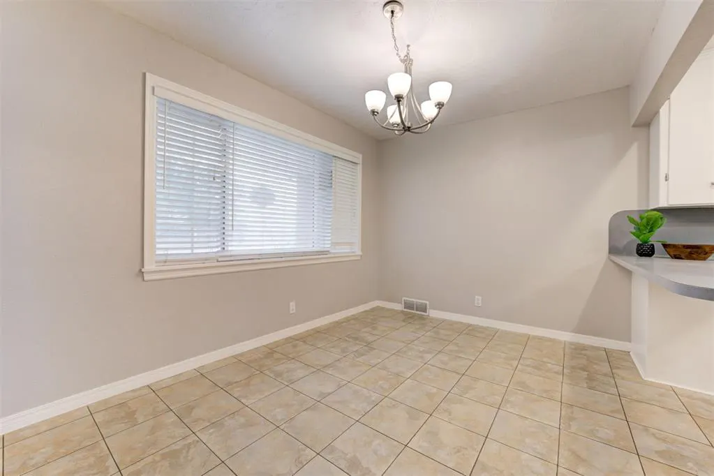 Photo 12 — 4621 NW 11th Street, Oklahoma City, OK 73127