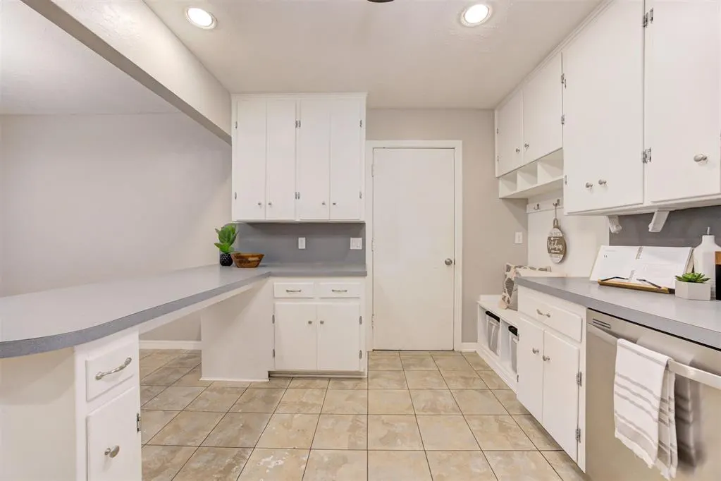 Photo 18 — 4621 NW 11th Street, Oklahoma City, OK 73127