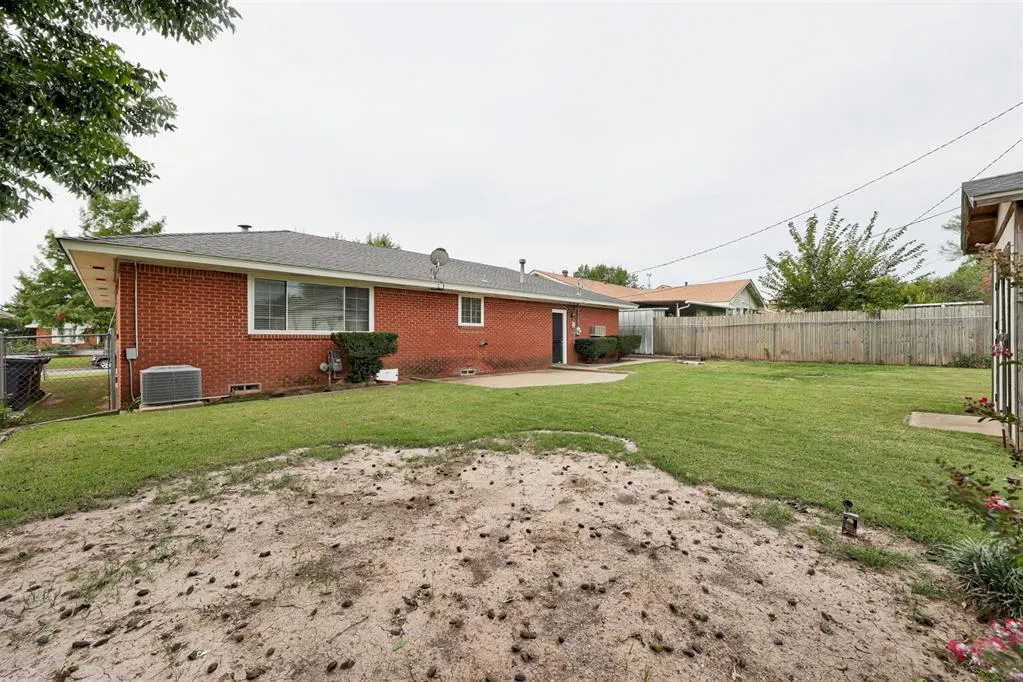 Photo 39 — 4621 NW 11th Street, Oklahoma City, OK 73127