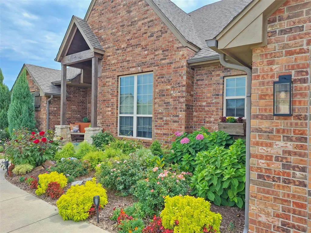 Photo 3 — 14601 Exmoor Circle, Oklahoma City, OK 73142