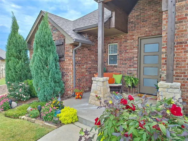 Photo 4 — 14601 Exmoor Circle, Oklahoma City, OK 73142