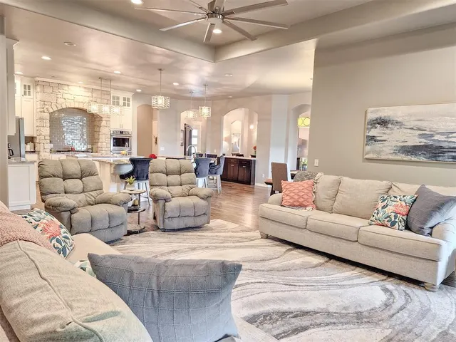 Photo 7 — 14601 Exmoor Circle, Oklahoma City, OK 73142
