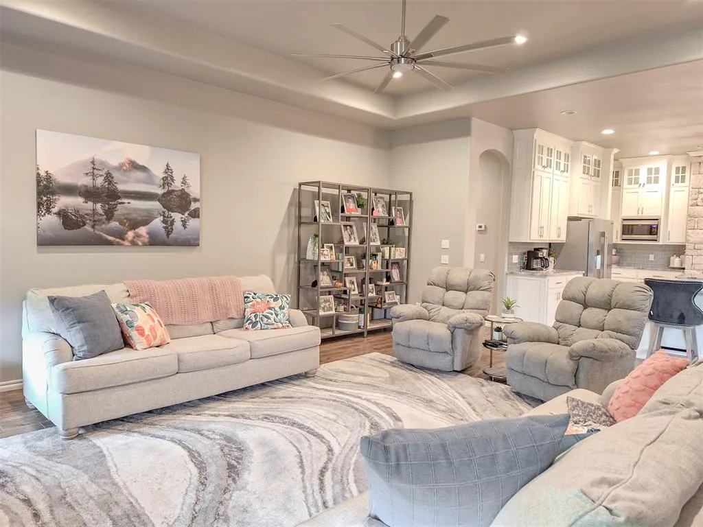 Photo 8 — 14601 Exmoor Circle, Oklahoma City, OK 73142