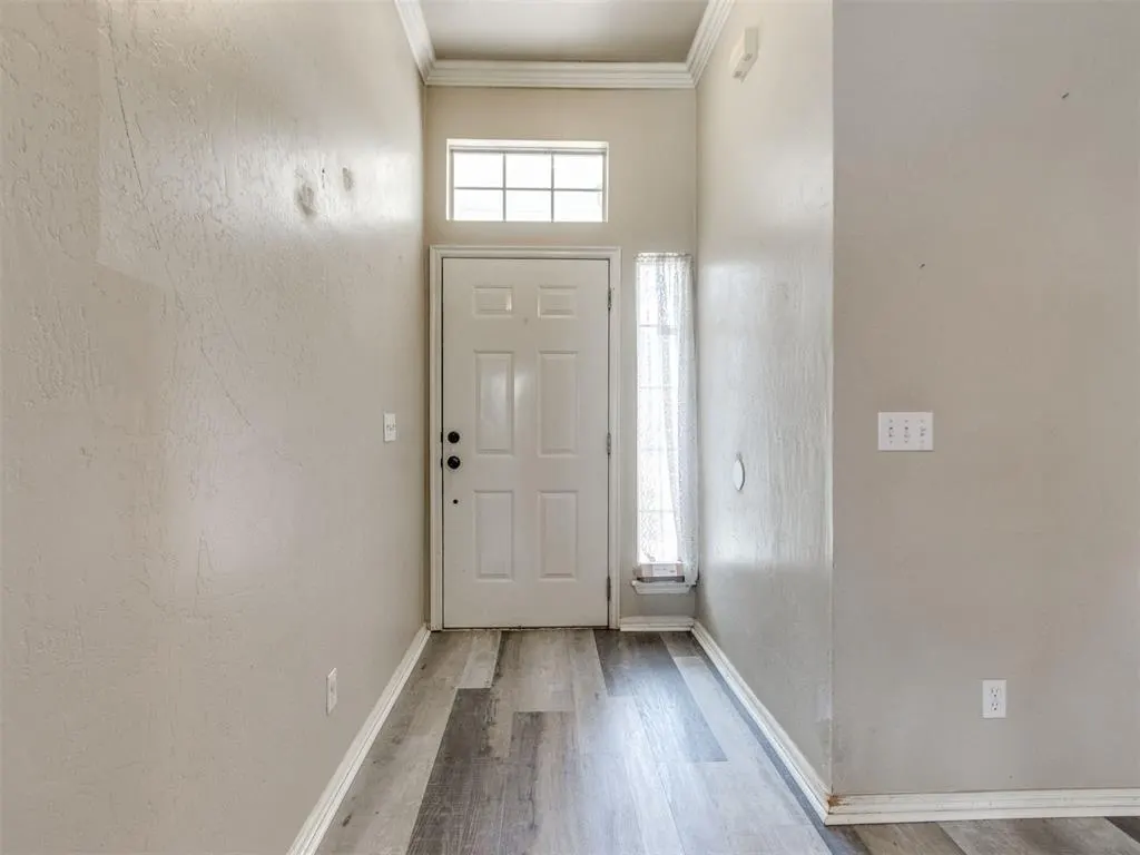 Photo 2 — 279 Woodlands Drive, Harrah, OK 73045