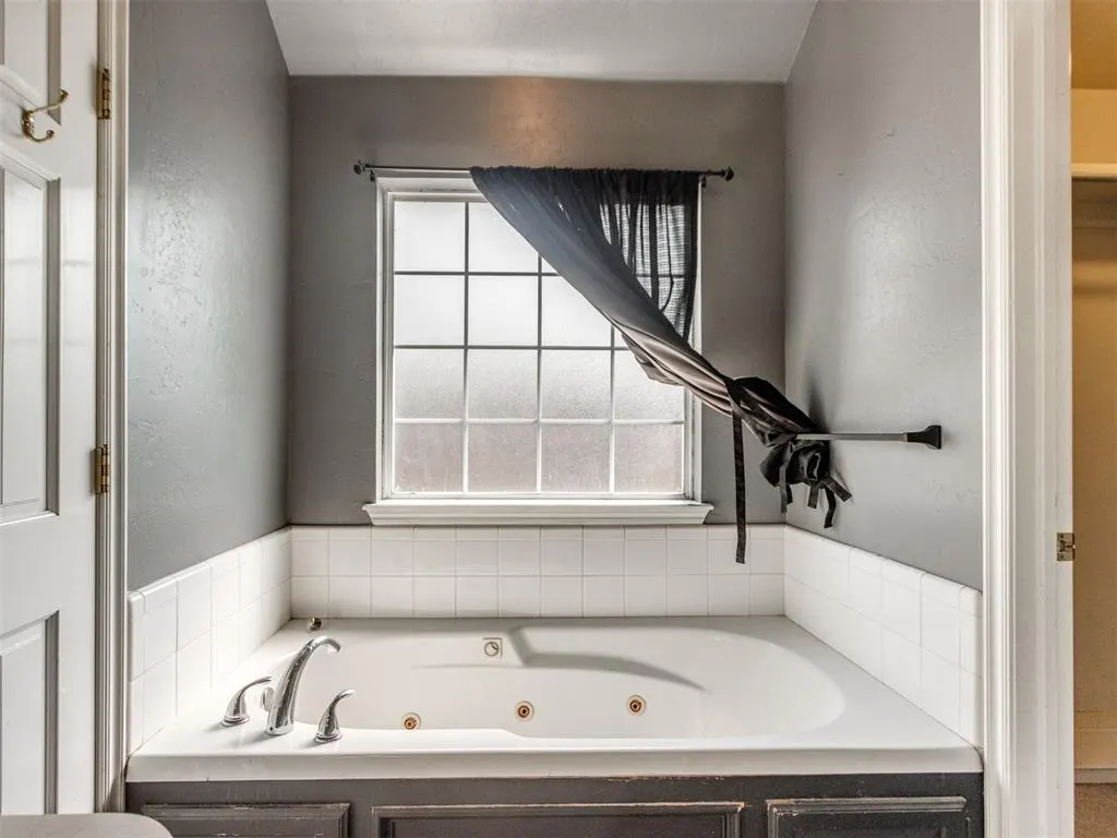Photo 19 — 279 Woodlands Drive, Harrah, OK 73045