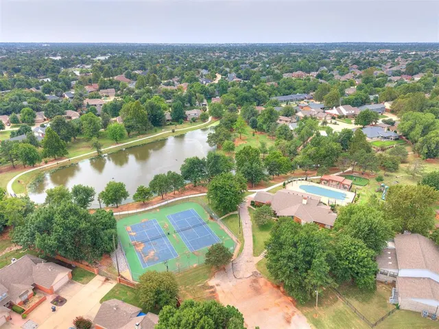 Photo 6 — 12009 Greenwick Drive, Oklahoma City, OK 73162