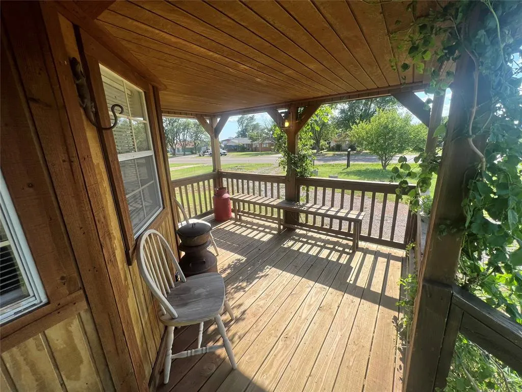 Photo 5 — 101 N Main Street, Leedey, OK 73654