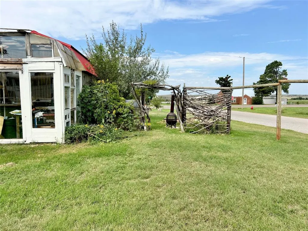 Photo 24 — 101 N Main Street, Leedey, OK 73654