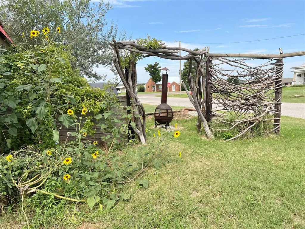 Photo 32 — 101 N Main Street, Leedey, OK 73654