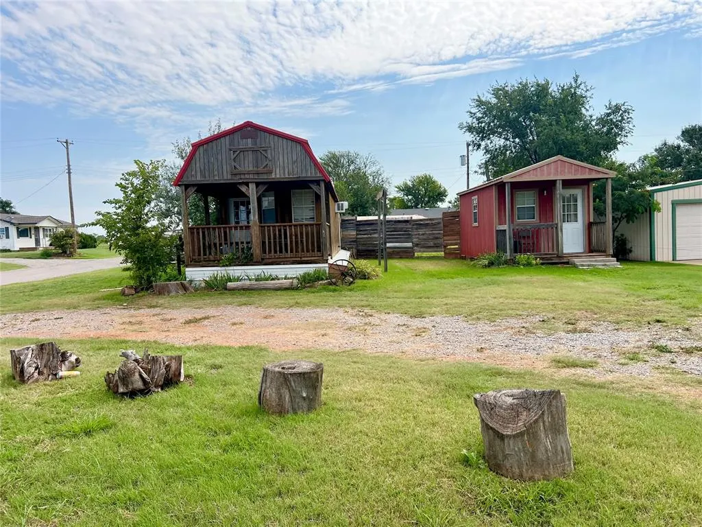 Photo 33 — 101 N Main Street, Leedey, OK 73654