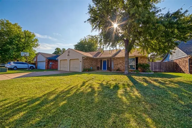 Front exterior — 301 Bluegrass Lane, Edmond, OK 73003