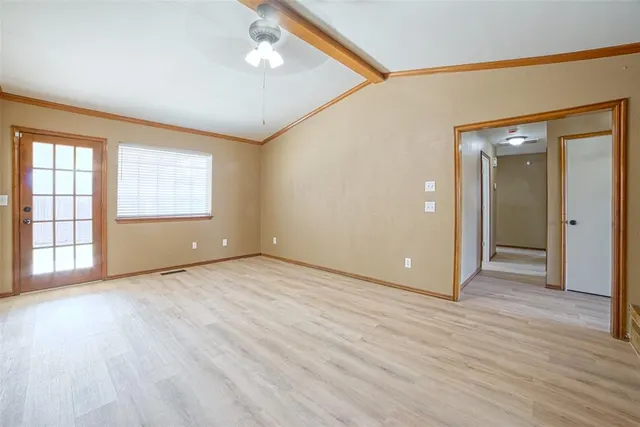 Photo 5 — 301 Bluegrass Lane, Edmond, OK 73003