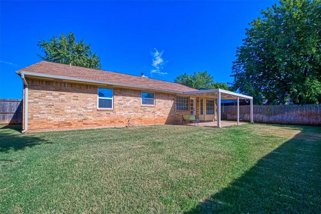 Photo 22 — 301 Bluegrass Lane, Edmond, OK 73003