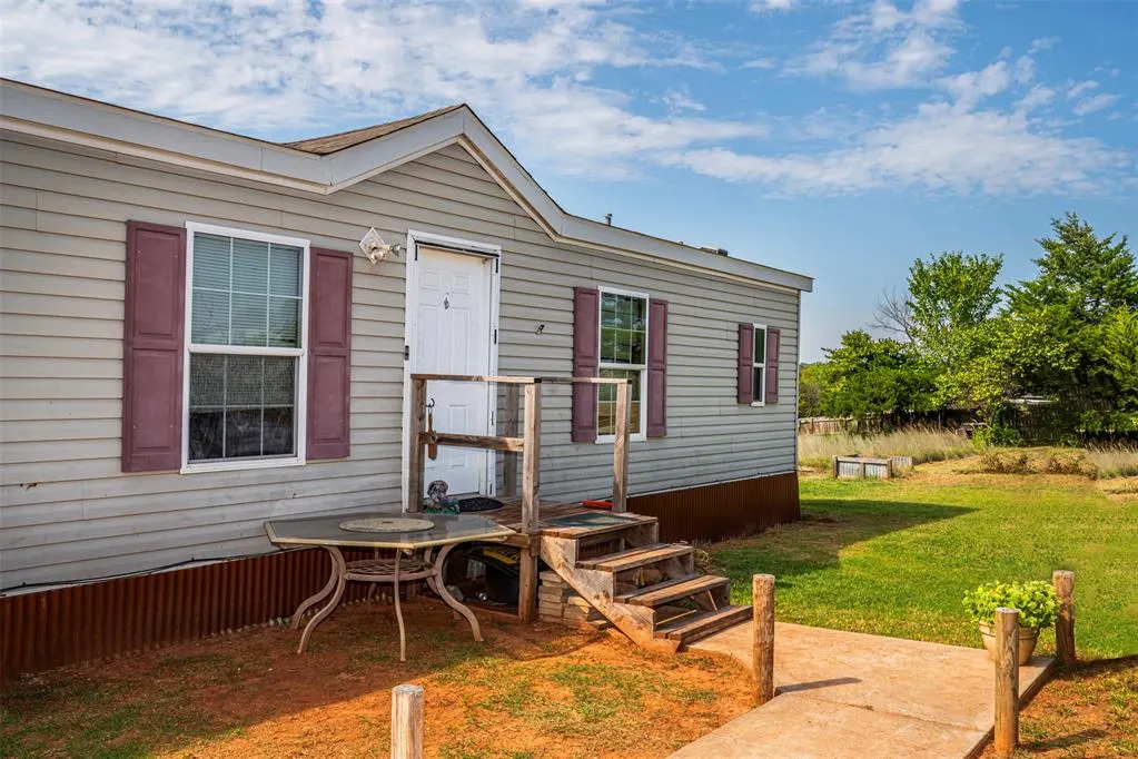 Front exterior — 1284 County Street 2953, Tuttle, OK 73089