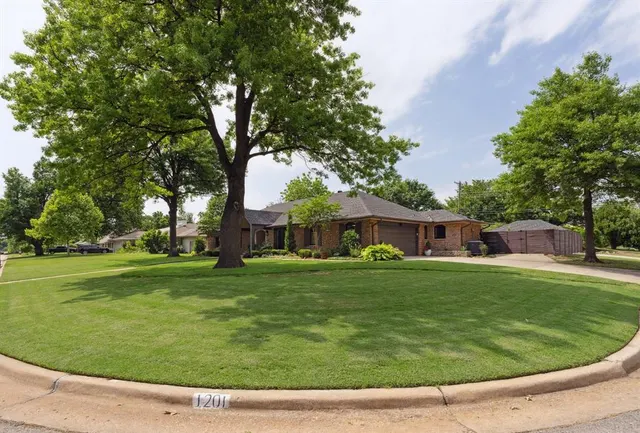 Photo 7 — 1201 Westchester Drive, Oklahoma City, OK 73114