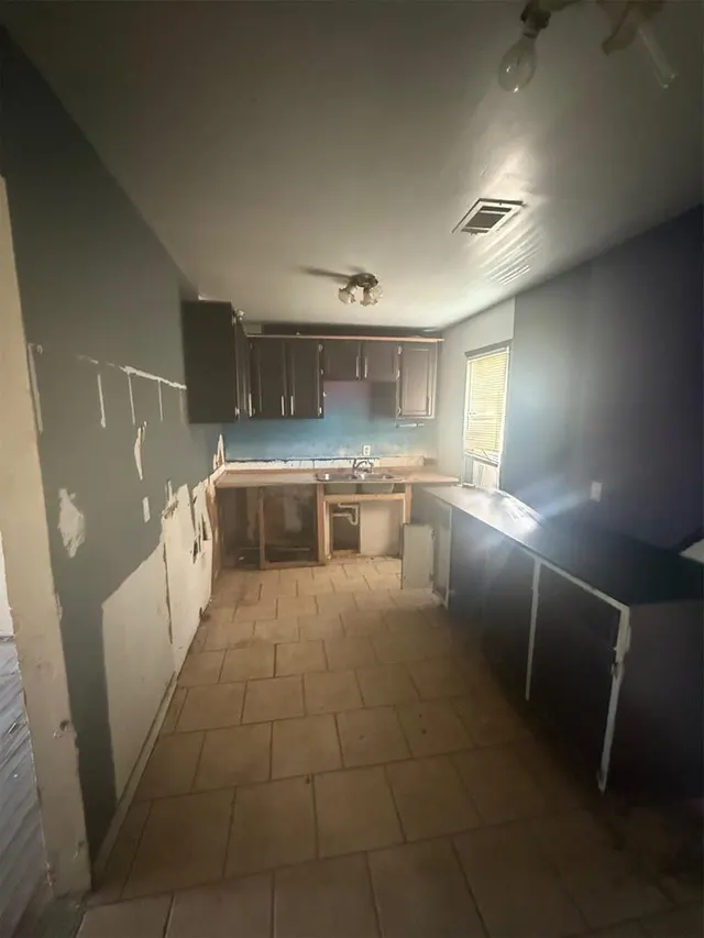 Photo 4 — 4300 SE 37th Street, Del City, OK 73115