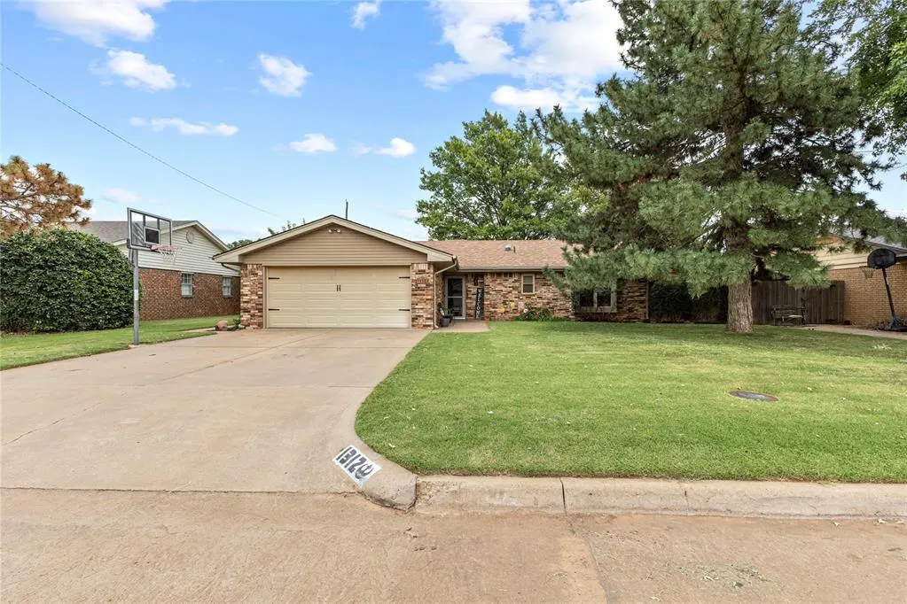 Front exterior — 1312 Linwood Street, Weatherford, OK 73096