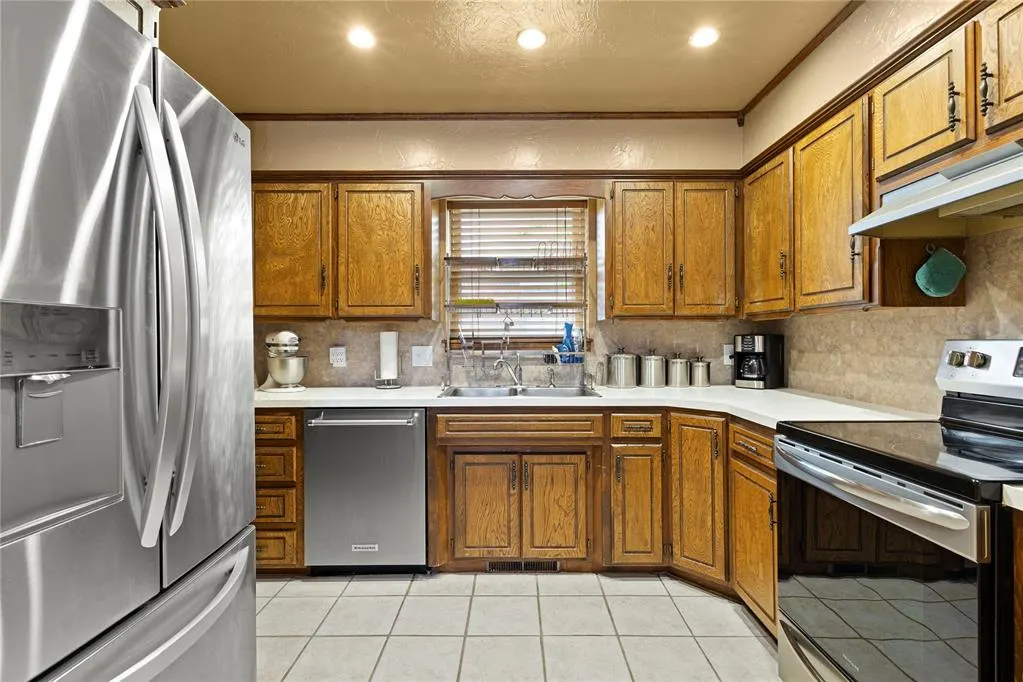 Photo 10 — 1312 Linwood Street, Weatherford, OK 73096