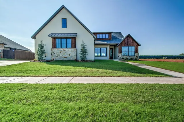 Front exterior — 10809 Highland Drive, Yukon, OK 73099