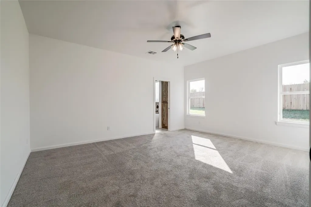 Photo 13 — 10809 Highland Drive, Yukon, OK 73099