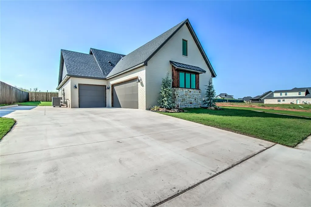 Photo 23 — 10809 Highland Drive, Yukon, OK 73099
